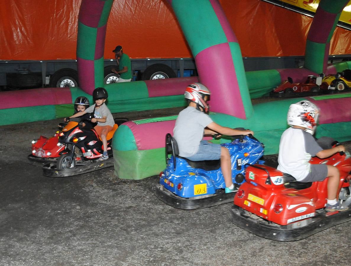 Niños y padres se divierten en la Feria de Plasencia