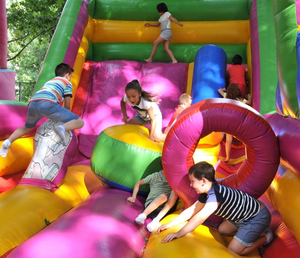 Niños y padres se divierten en la Feria de Plasencia