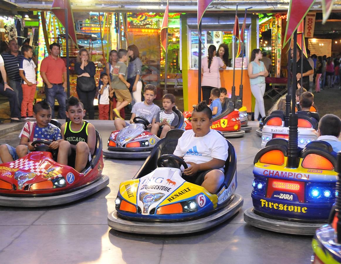 Niños y padres se divierten en la Feria de Plasencia