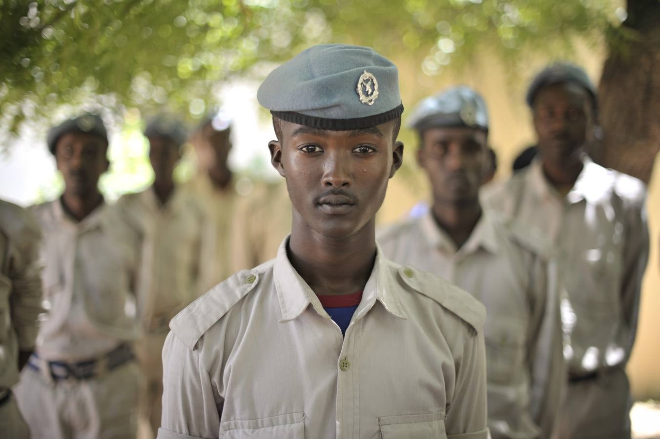 Los agentes de policía en la Academia General de Policía Kahiye en Mogadiscio, Somalia, asista a un ejercicio de entrenamiento llevado a cabo por la Unión Africana