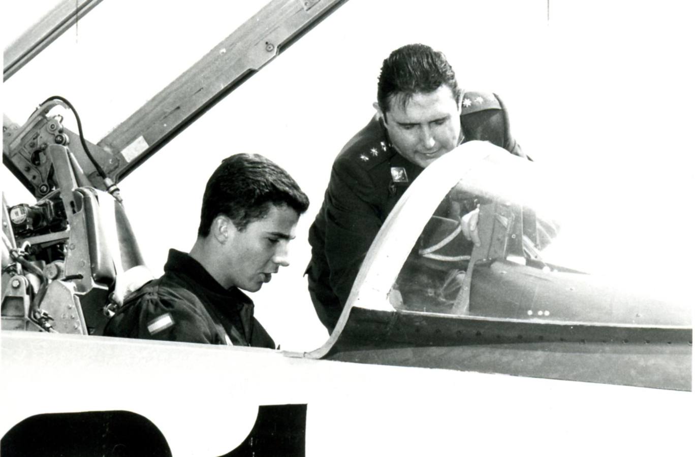 El Príncipe visita la Base Aérea Militar de Talavera en Badajoz.
