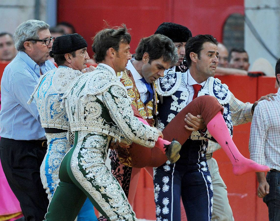 José Tomás y Cerro salieron a hombros por la Puerta Grande en Granada