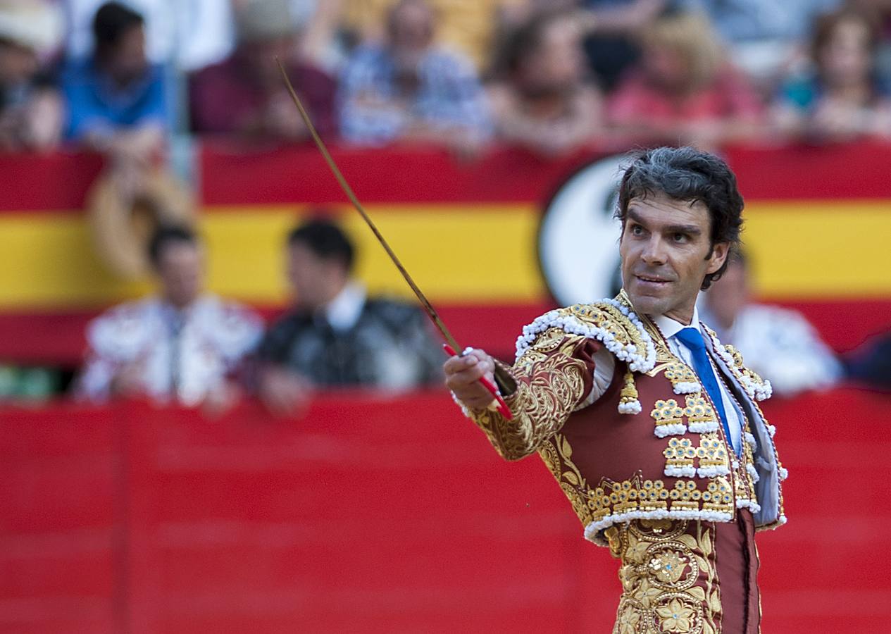 José Tomás y Cerro salieron a hombros por la Puerta Grande en Granada