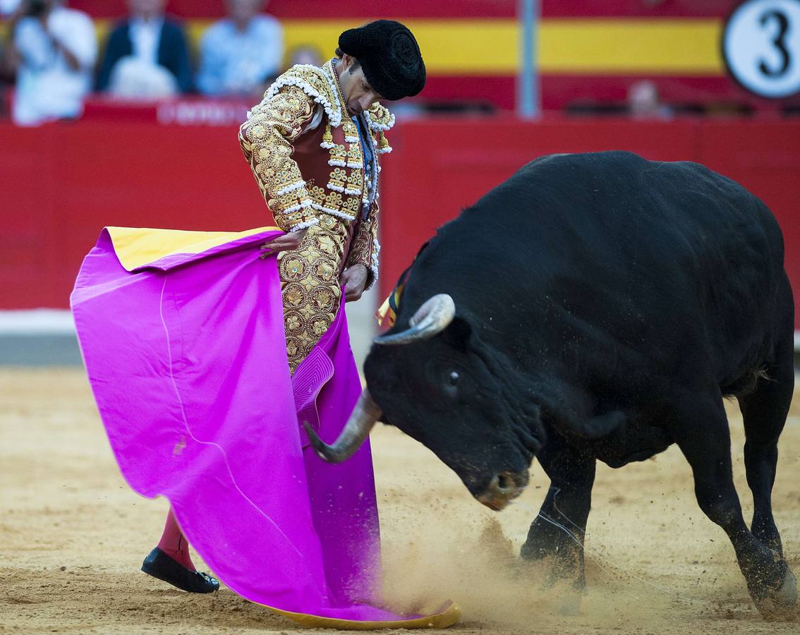 José Tomás y Cerro salieron a hombros por la Puerta Grande en Granada