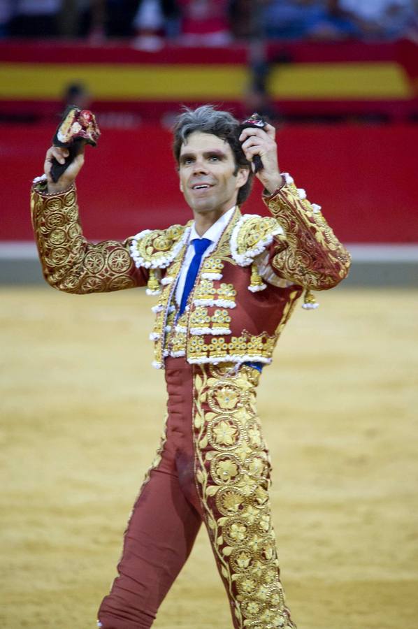 José Tomás y Cerro salieron a hombros por la Puerta Grande en Granada