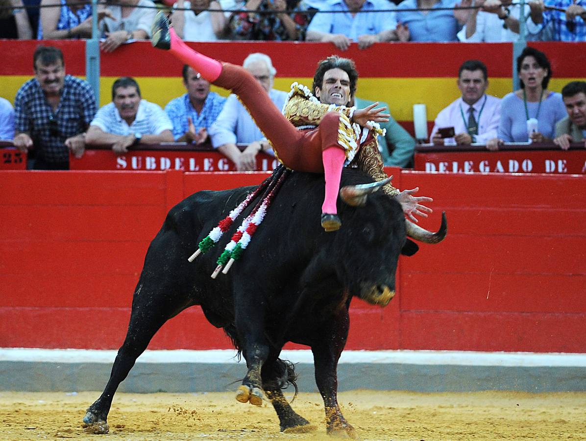 José Tomás y Cerro salieron a hombros por la Puerta Grande en Granada