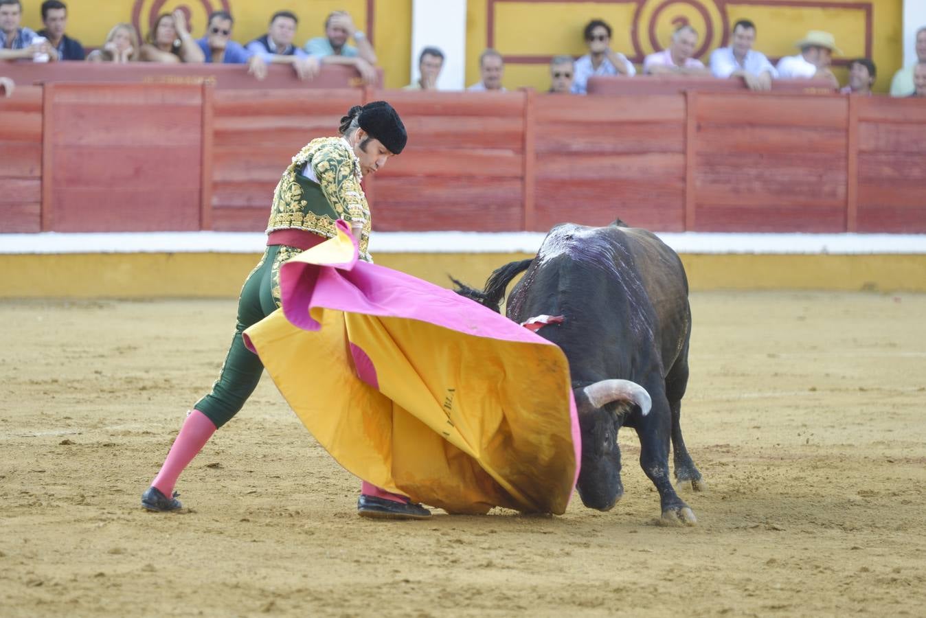 Perera y Campos salen a hombros en Badajoz