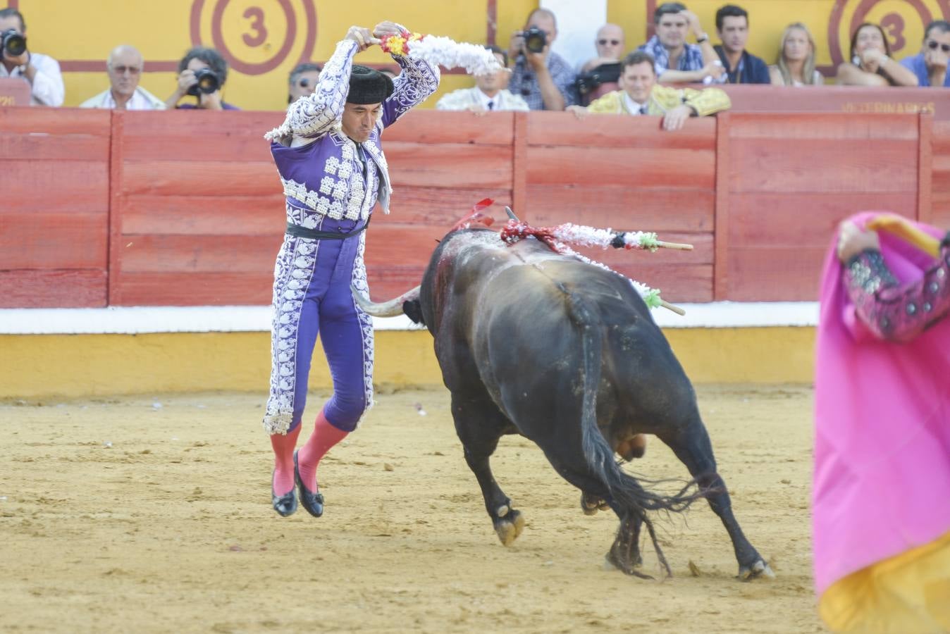 Perera y Campos salen a hombros en Badajoz