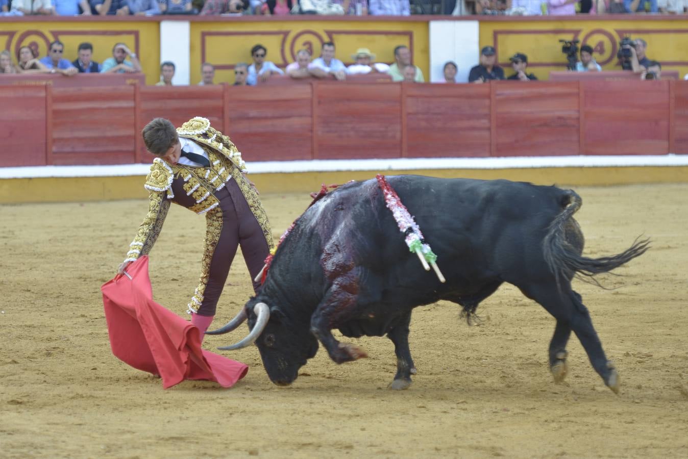 Perera y Campos salen a hombros en Badajoz