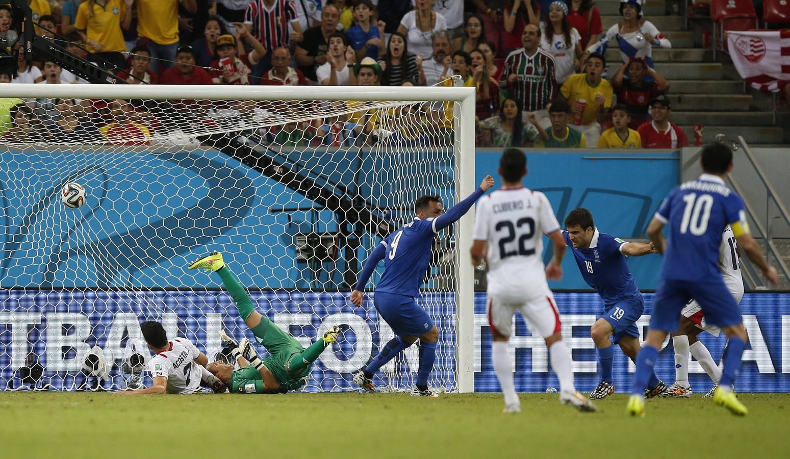 Sokratis Papastathopoulos celebra el gol ante Costa Rica.