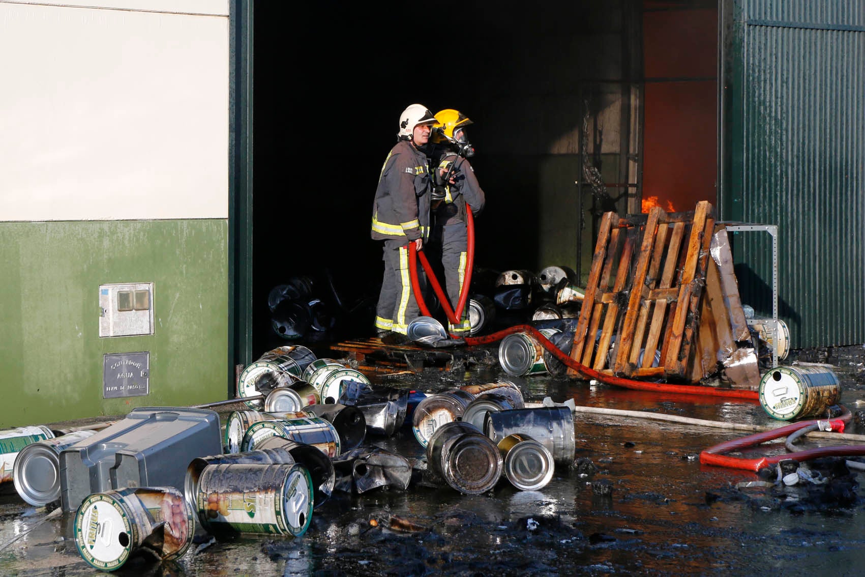 Arden varias naves de una compañía oleícola en Plasencia