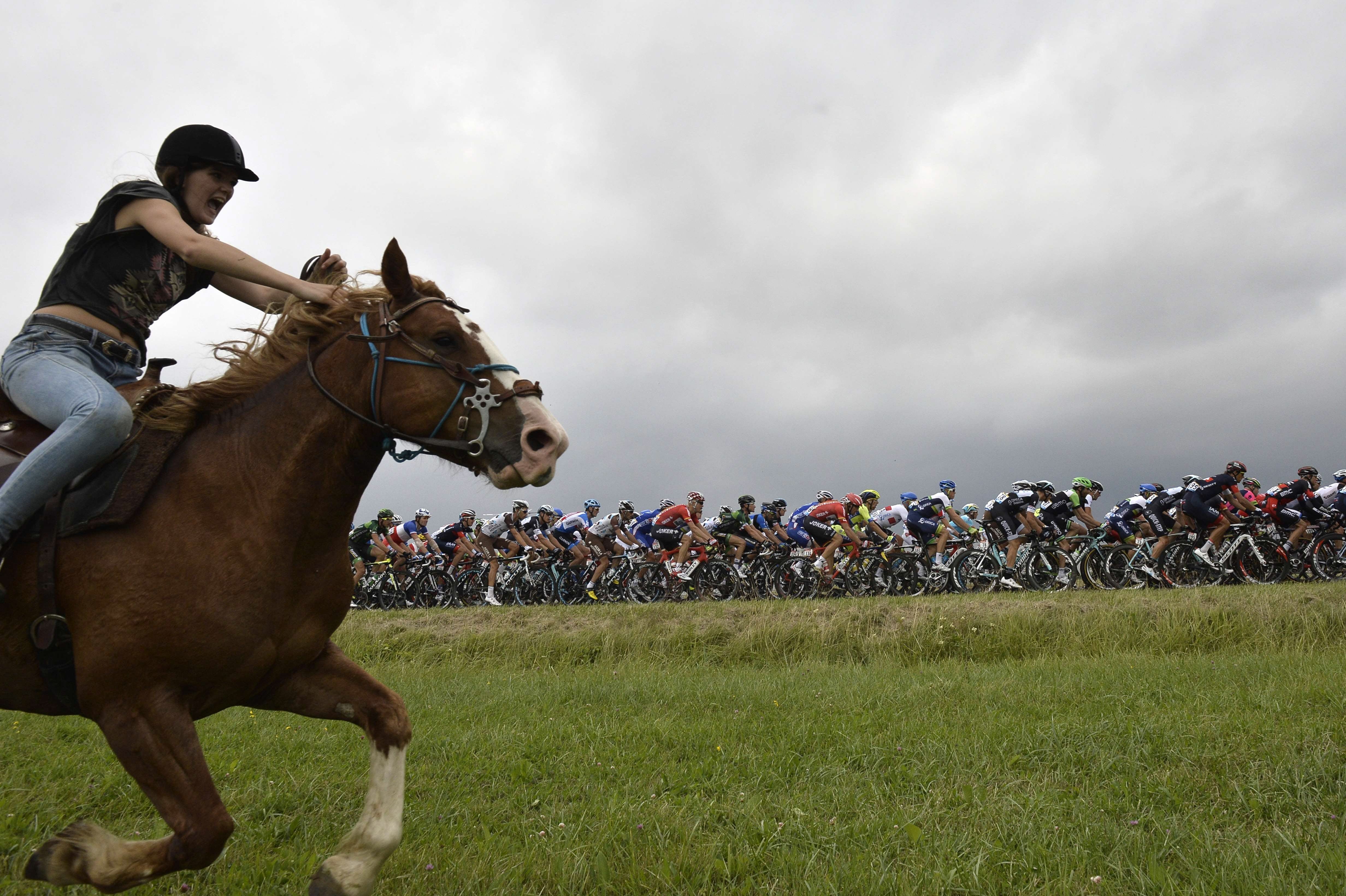 Victoria de Trentin delante de Sagan en la 7ª etapa del Tour de Francia
