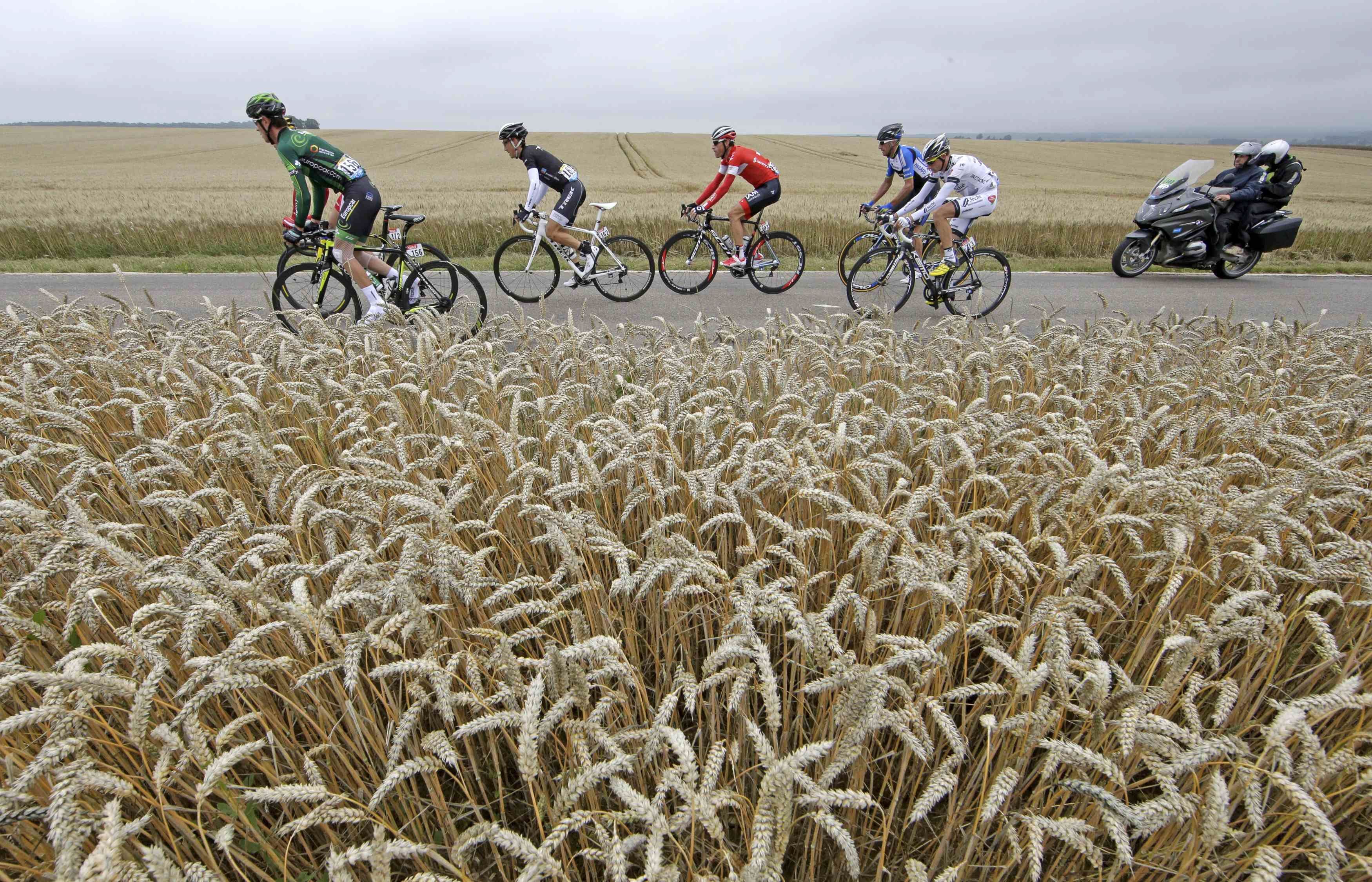Victoria de Trentin delante de Sagan en la 7ª etapa del Tour de Francia