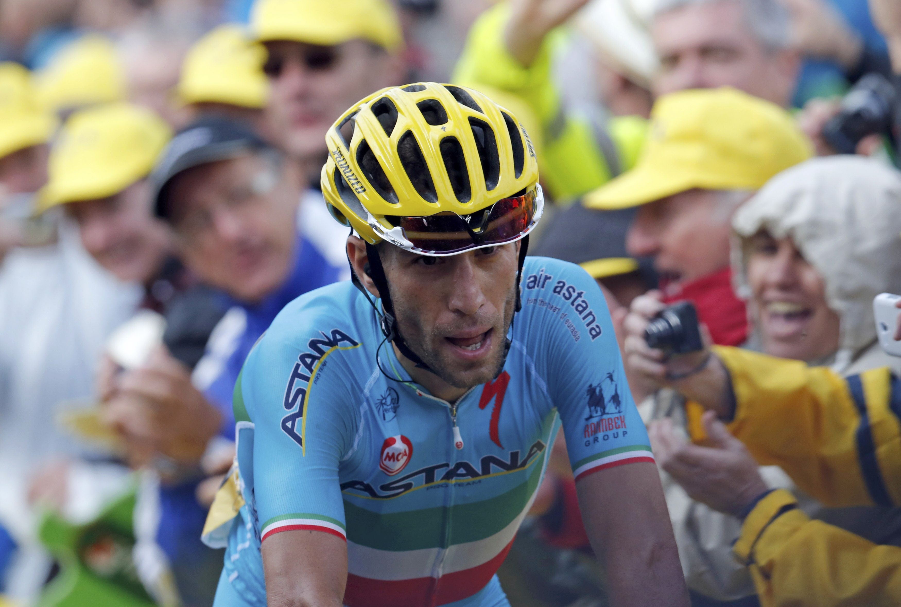 Nibali, segundos antes de rebasar la línea de meta como ganador de la décima etapa.