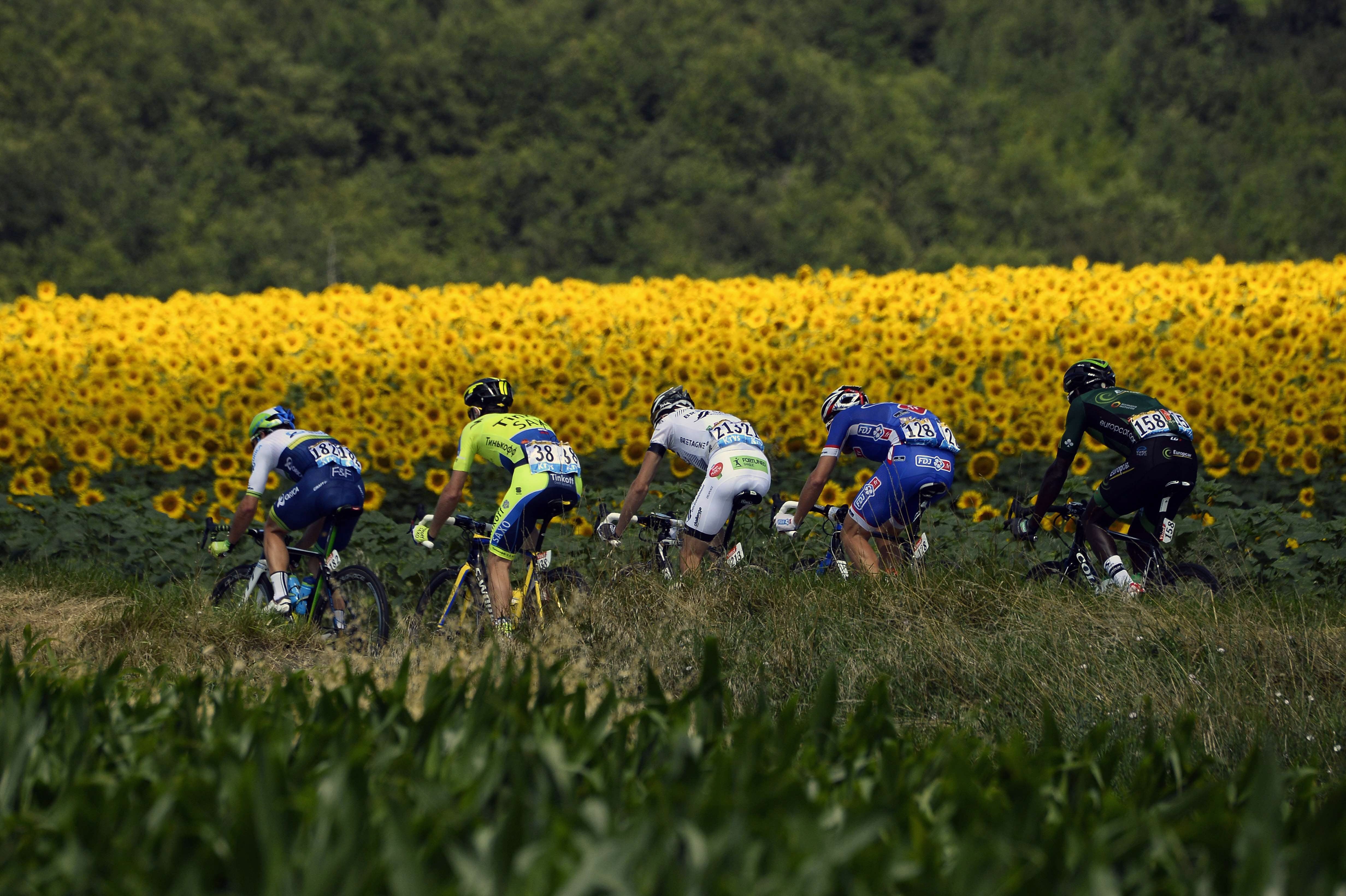 Corredores escapados durante la decimosexta etapa.