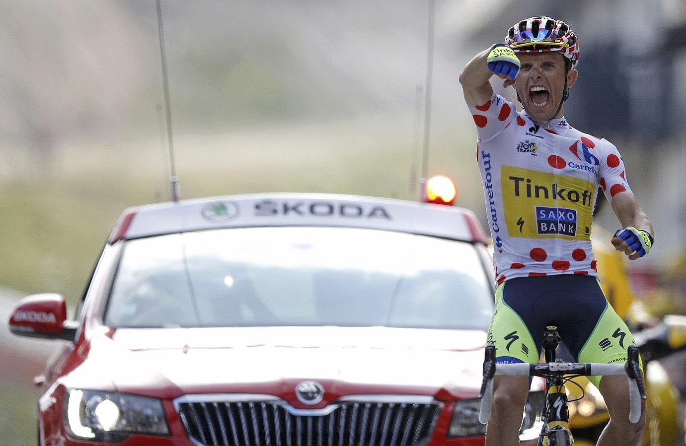 Rafal Majka celebra su victoria en la decimoséptima etapa del Tour