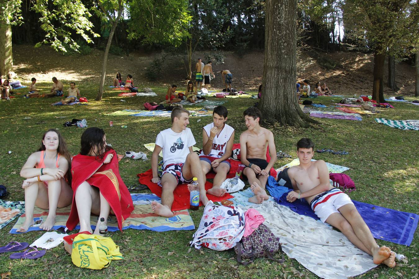 Lleno en las piscinas municipales cacereñas