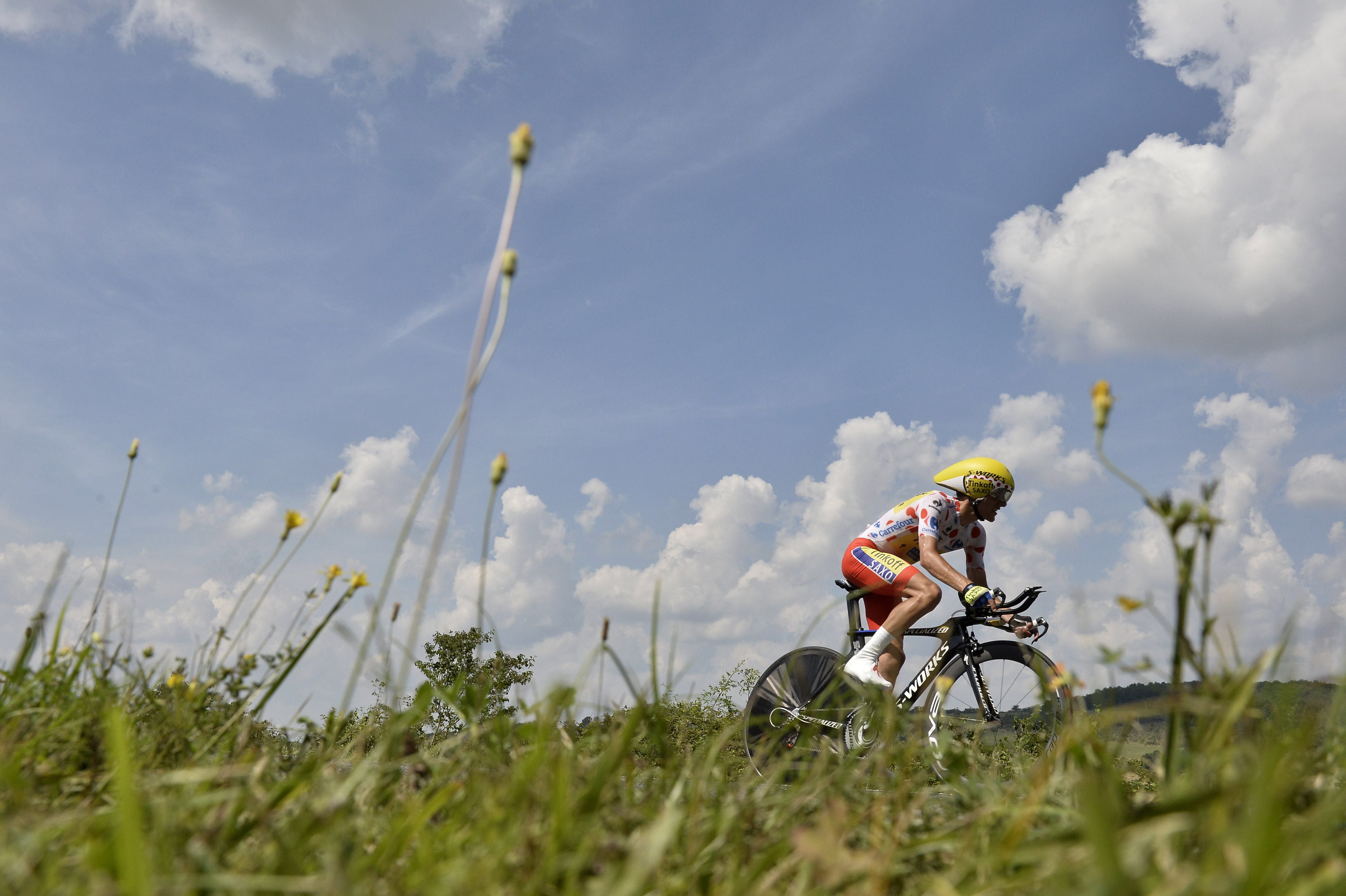 Rafal Majka, con su maillot de líder de la montaña, durante la contrarreloj.