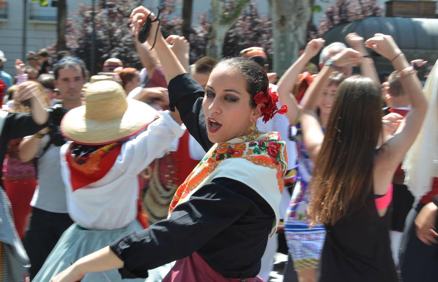 Badajoz baila con los pueblos del mundo