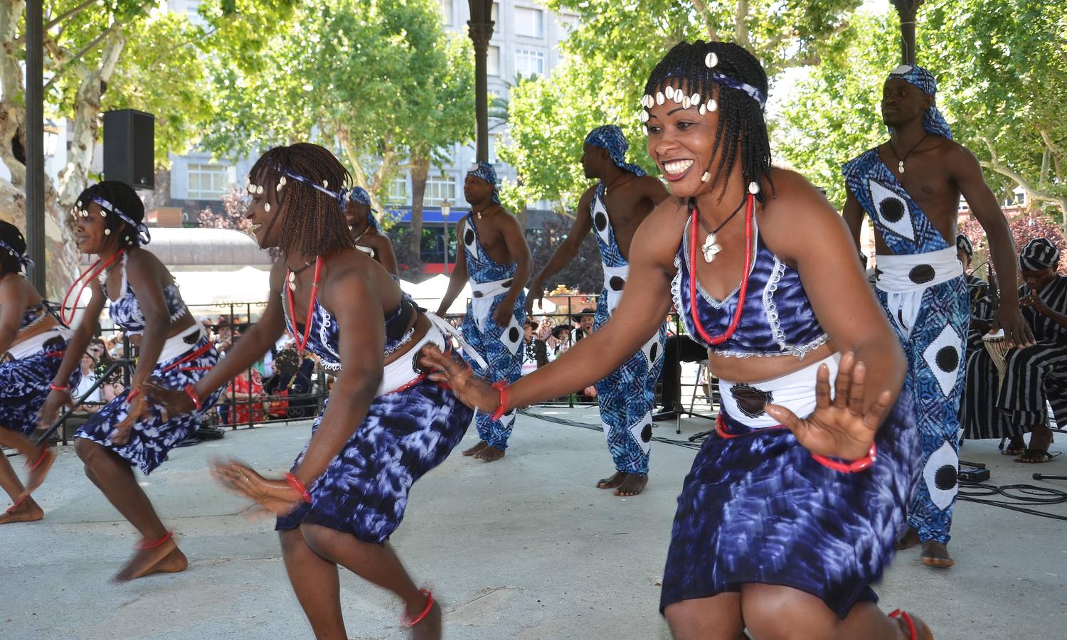 Badajoz baila con los pueblos del mundo