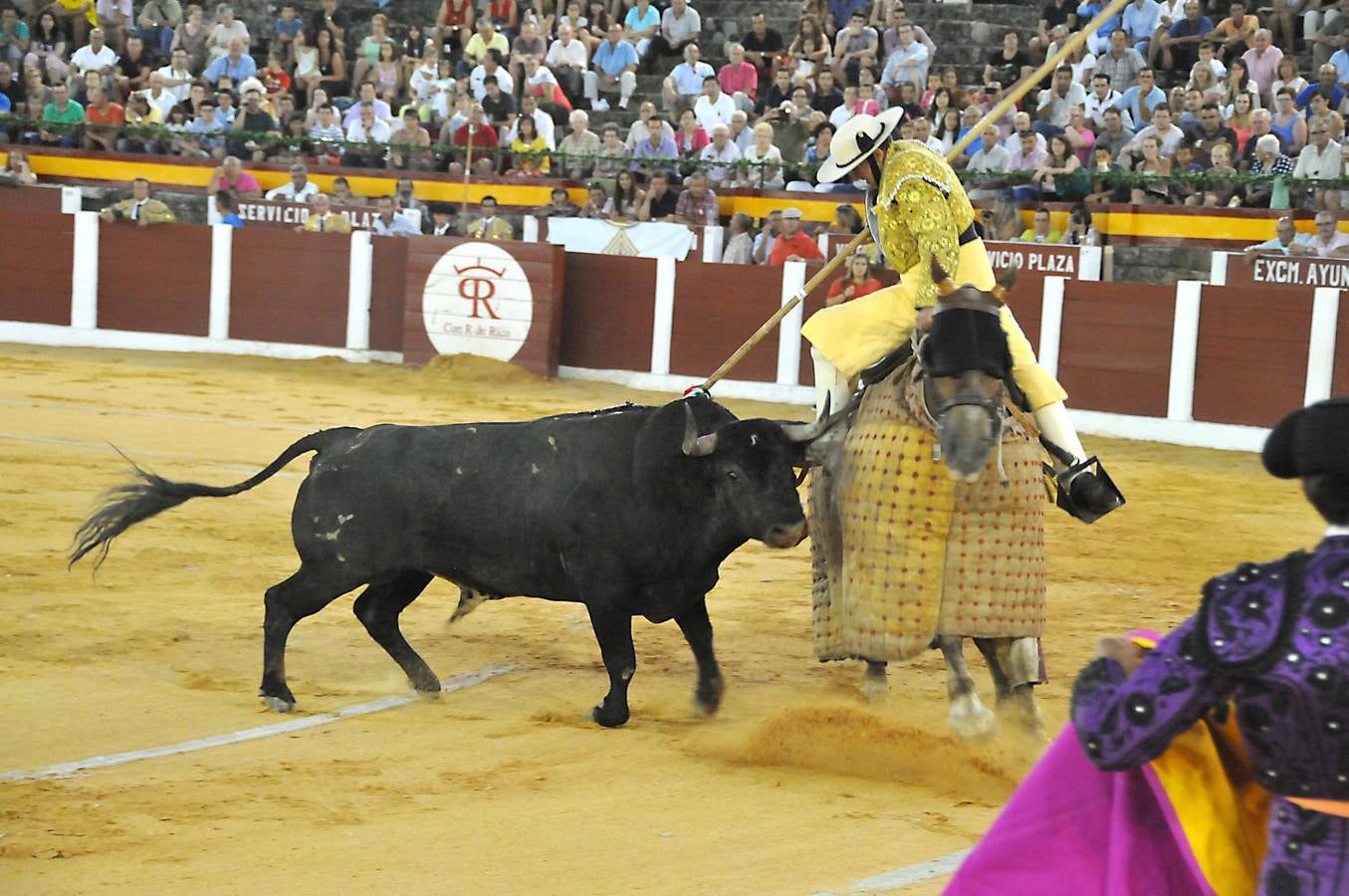 Puerta grande para Alejandro Fermín en la nocturna del Martes Mayor