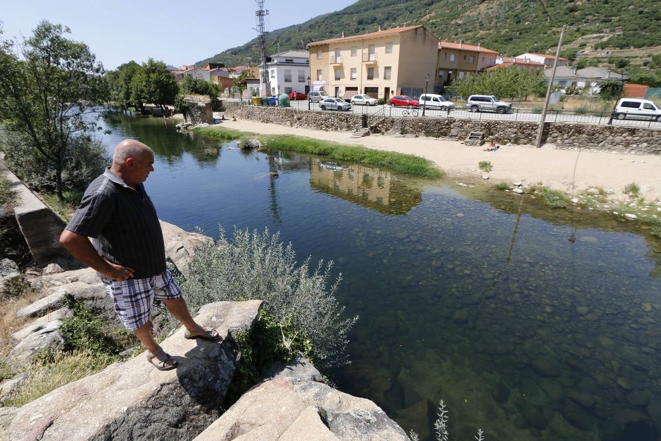 Las peligrosas zambullidas en el Charco del Pilar