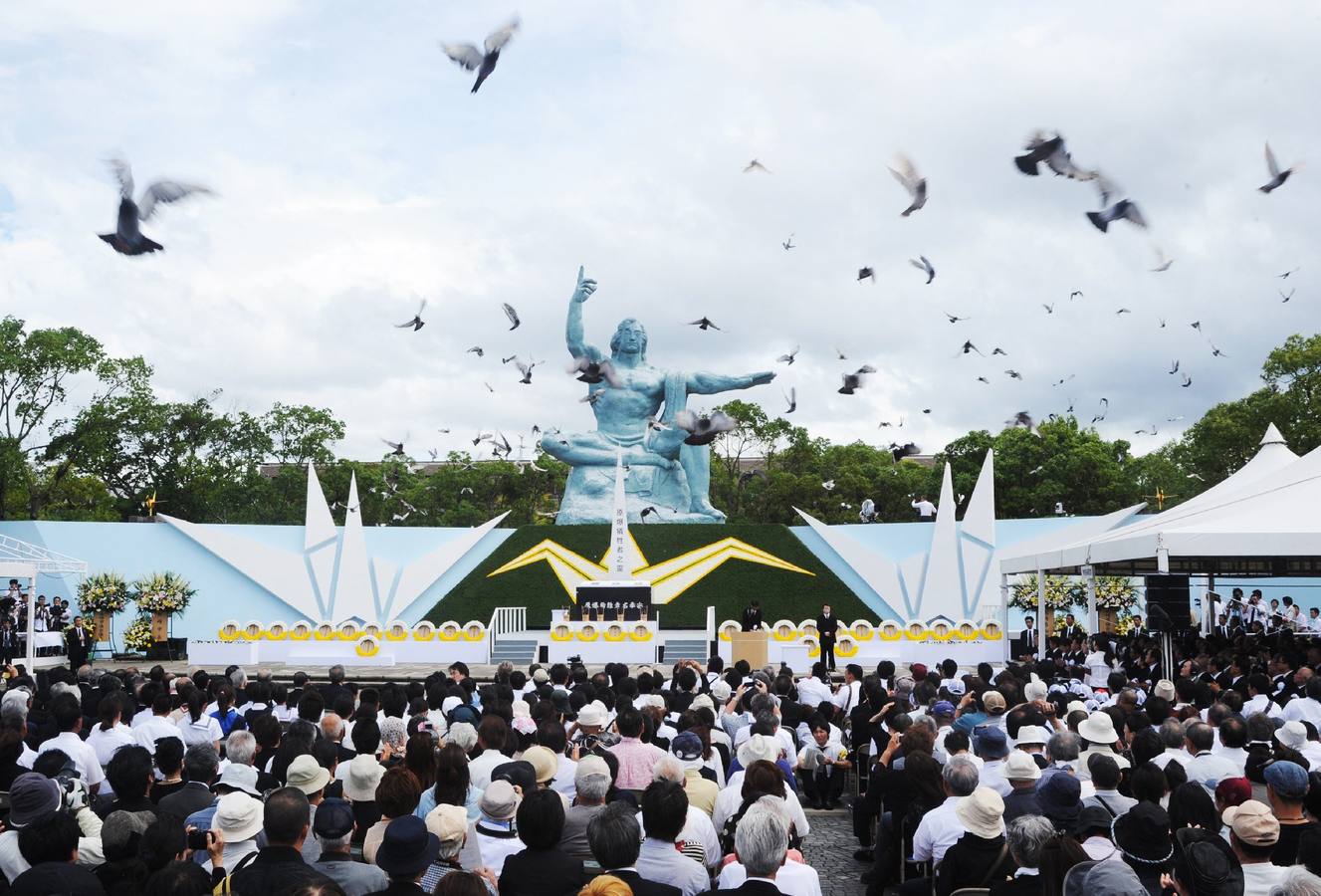 Sábado 9 de agosto: Nagasaki conmemora el 69 aniversario del lanzamiento de la bomba atómica. AFP PHOTO / JIJI PRESS