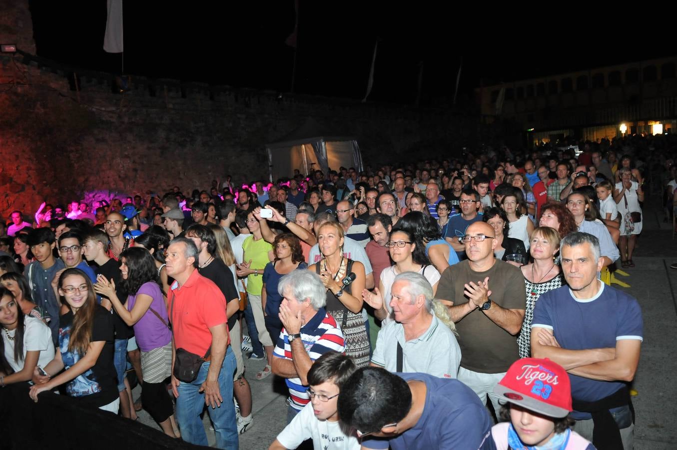 &#039;Enverea&#039; triunfa en el Festival de folk de Plasencia