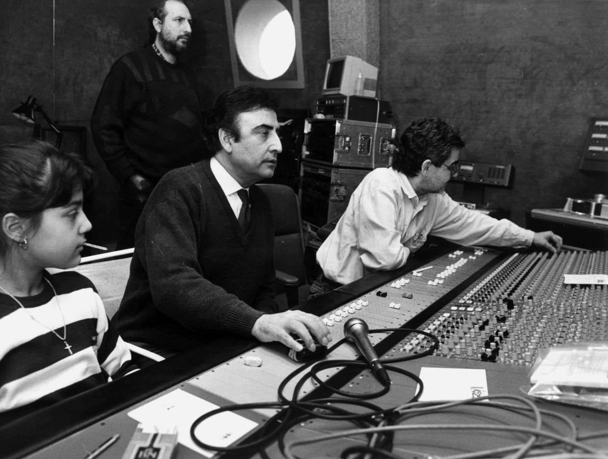 Miércoles, 27 de agosto. Pere Pubill Calaf 'Peret', denominado el padre de la rumba catalana, fallece a los 79 años de edad tras una larga batalla contra el cáncer de pulmón. Fotos: Agencias.