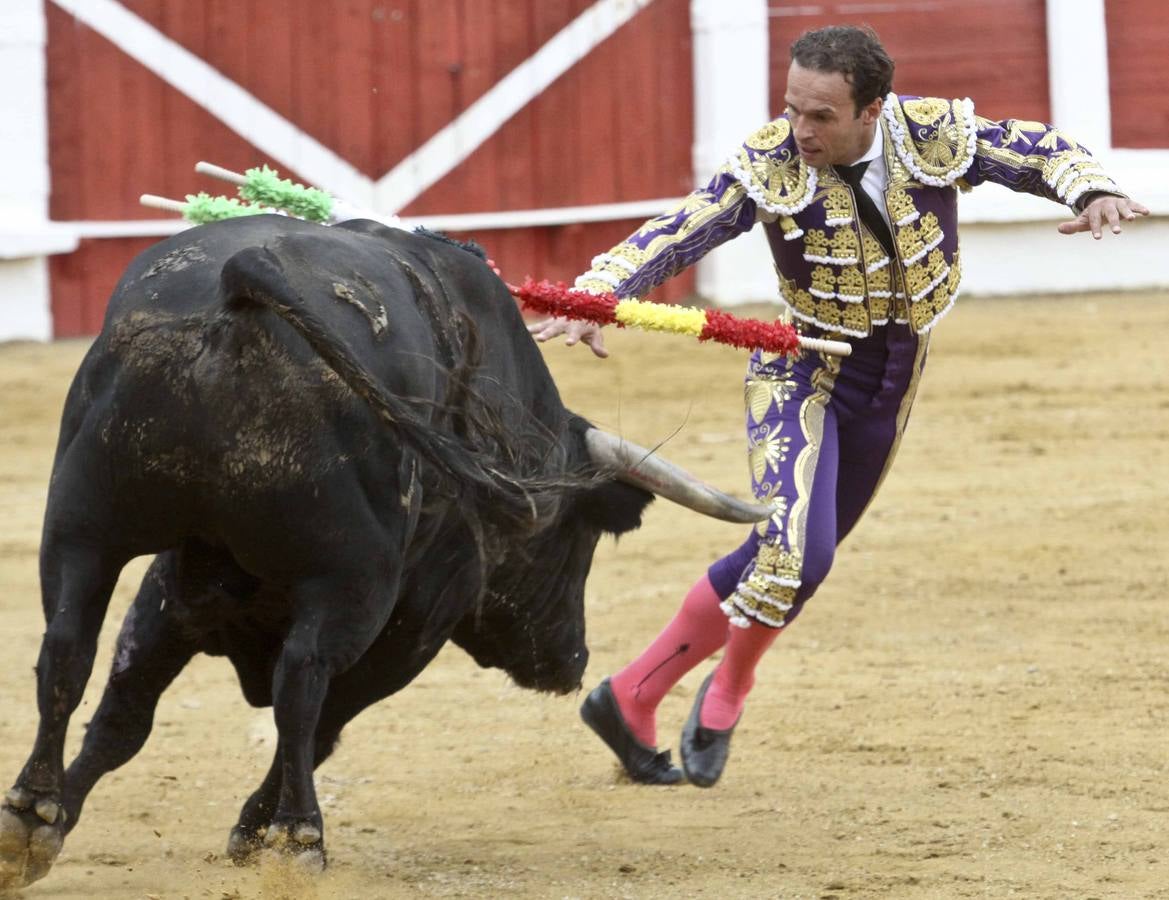 Sábado 6 de septiembre. Mora, Ferrera y Talavante salen a hombros en Mérida. Fotos: J. M. Romero