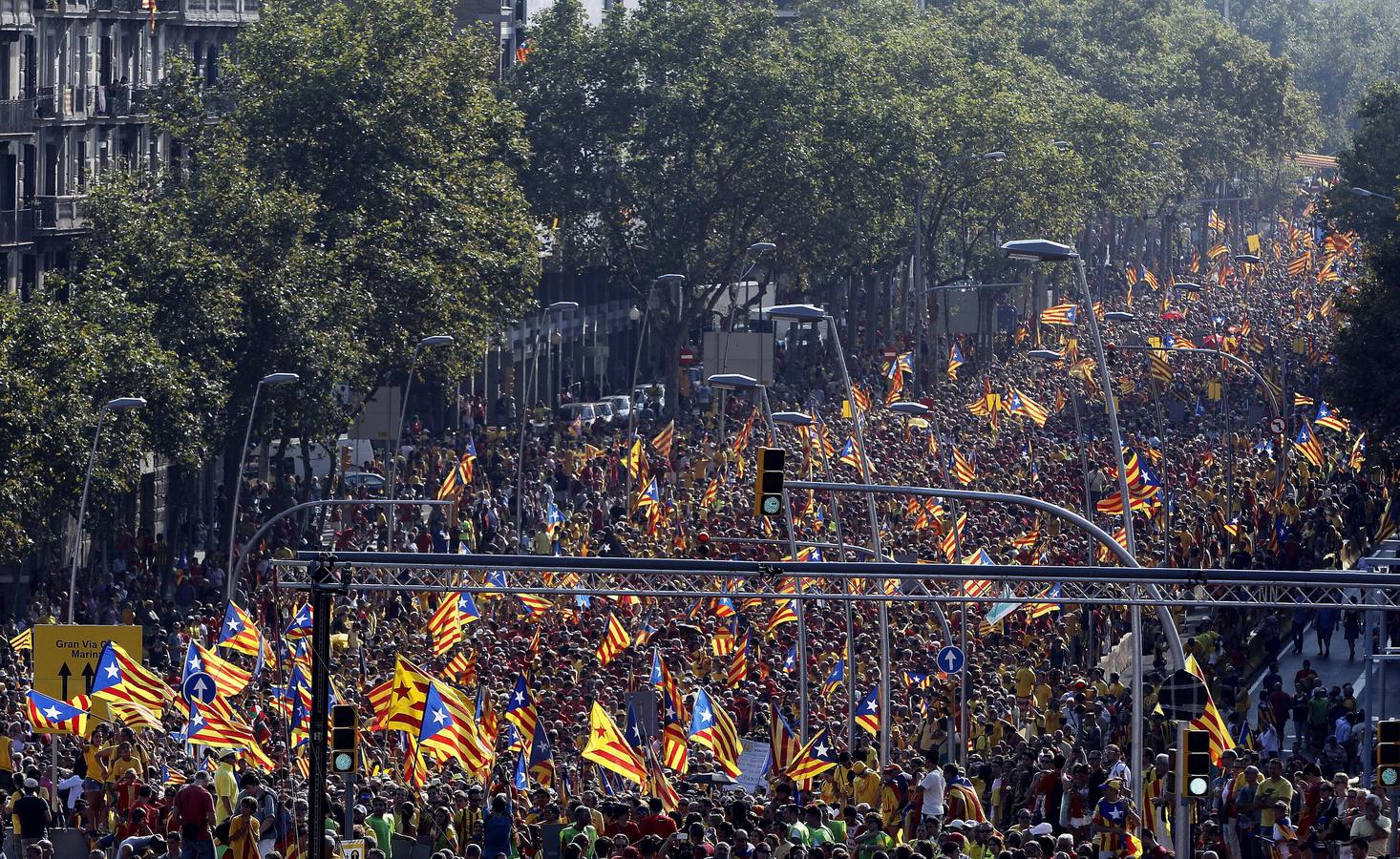 La &#039;V&#039; catalana reúne a más de medio millón de personas