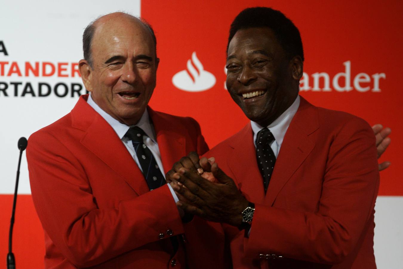 Miércoles 10 de septiembre: El presidente del banco Santander, Emilio Botín, falleció en Madrid a los 79 años, y fue enterrado en el panteón familiar de la localidad cántabra de Puente San Miguel. Foto: AFP PHOTO/Mauricio LIMA