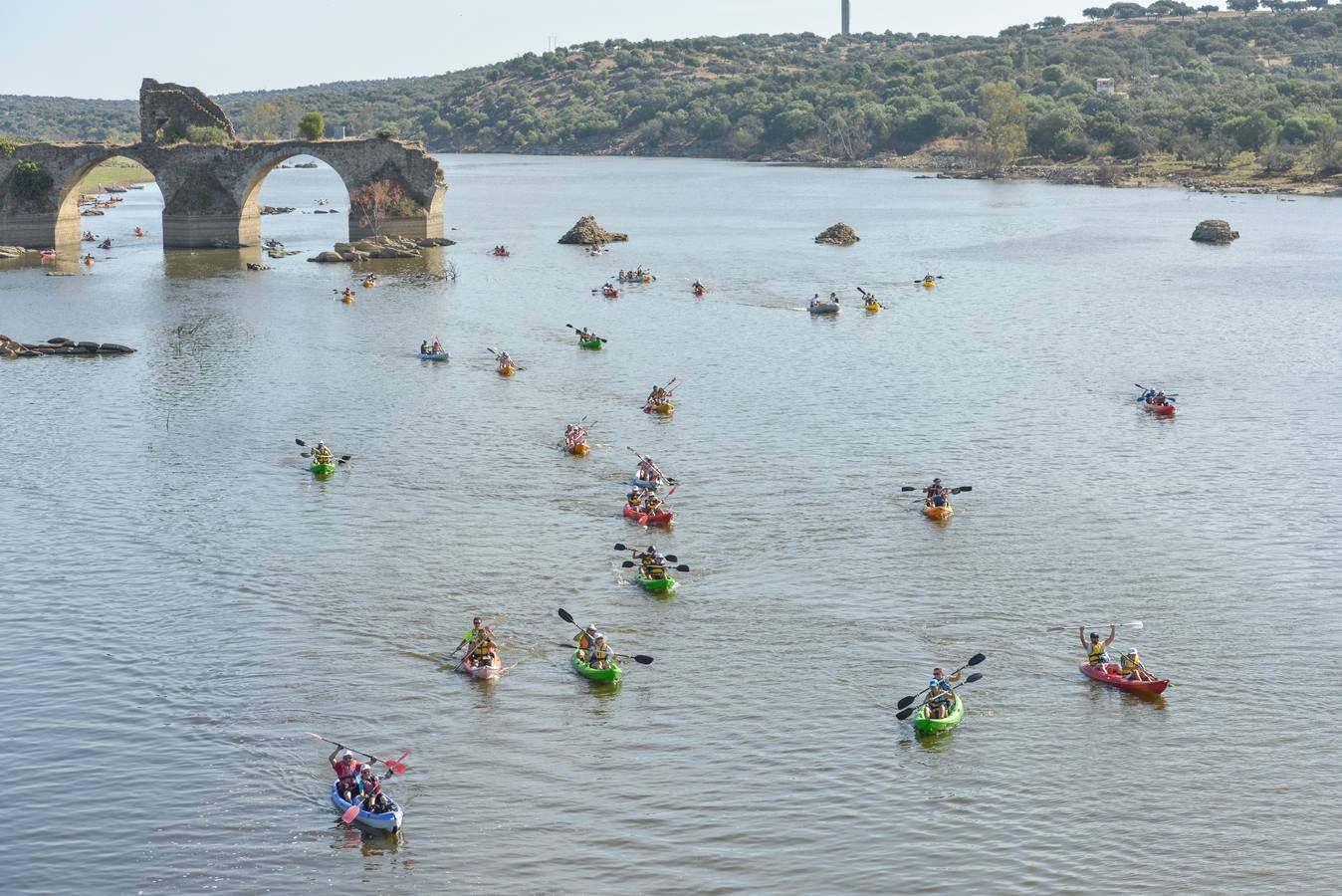 Sábado 13 de septiembre:  150 piragüistas completaron el recorrido del tercer descenso de Alqueva. Foto: JV Arnelas