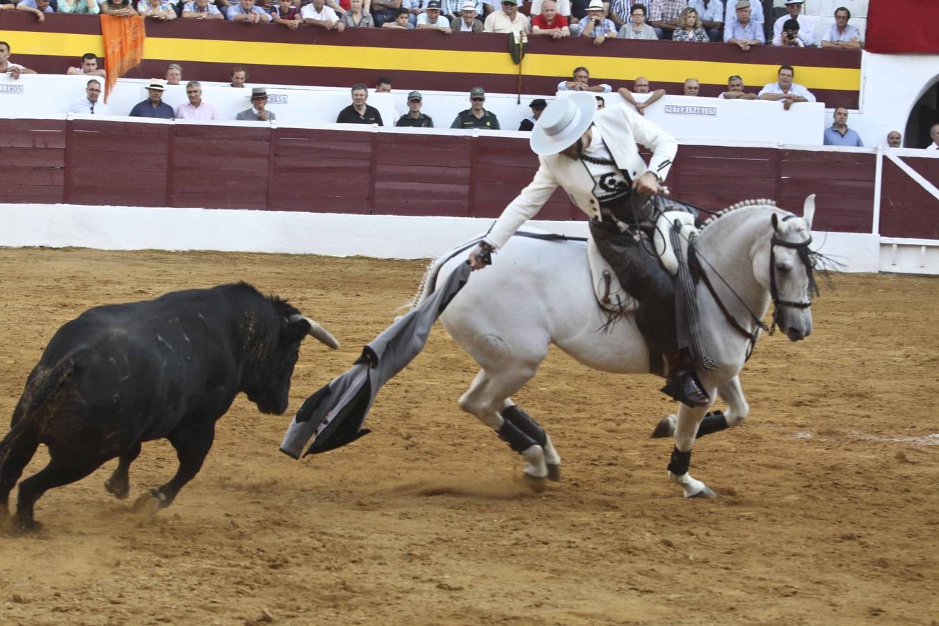 Pablo Hermoso de Mendoza, Diego Ventura y Andrés Romero entusiasman en Zafra