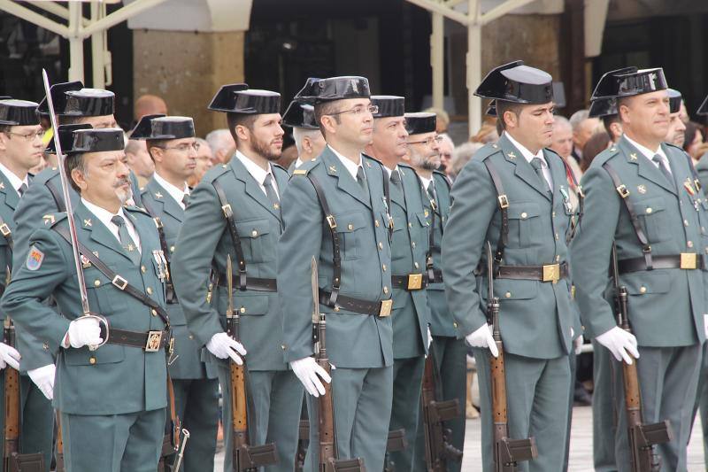 3.000 personas en el primer acto de la Guardia Civil en la Plaza Mayor