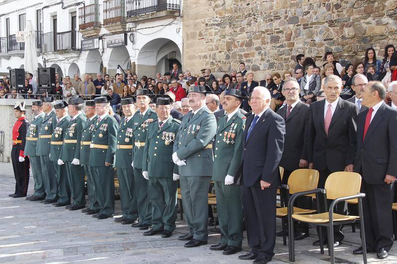 3.000 personas en el primer acto de la Guardia Civil en la Plaza Mayor