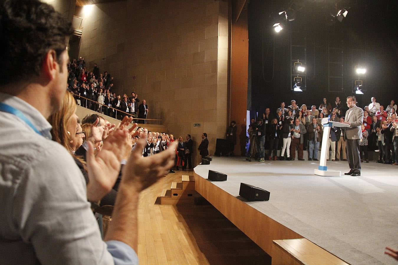 Sábado, 8 de noviembre: Clausura de las Jornadas sobre Estabilidad y Buen Gobierno en las Comunidades Autónomas que se celebran en Cáceres y en el que han participado entre otros, el presidente del Gobierno, Mariano Rajoy, el presidente de la Junta de Extremadura, José Antonio Monago, el ex alcalde de Badajoz, Miguel Celdrán y la secretaria general del PP María Dolores de Cospedal. Fotografías: Marisa Núñez.