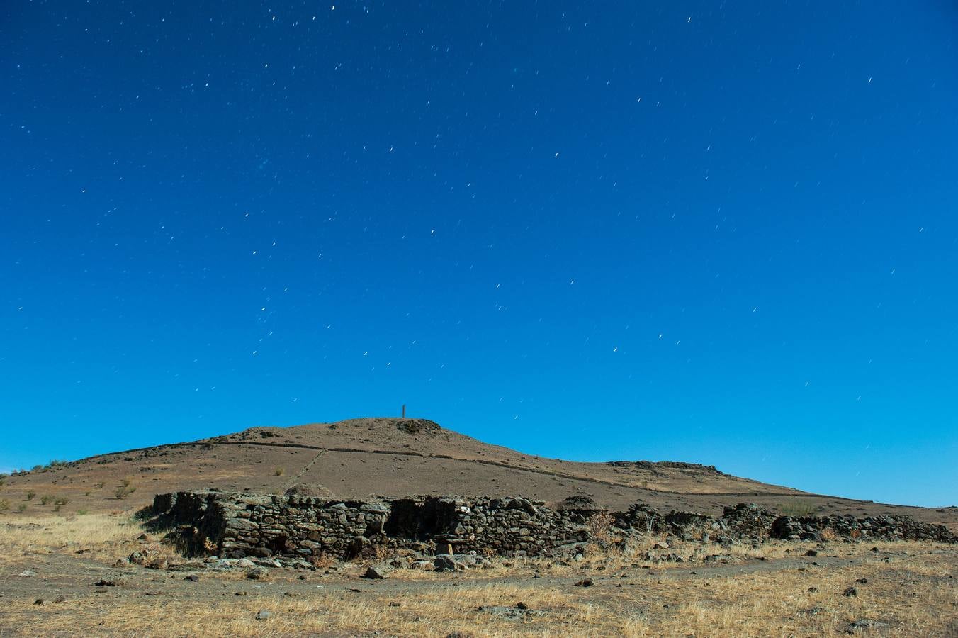 Vista del emplazamiento bajo la luz de la Luna