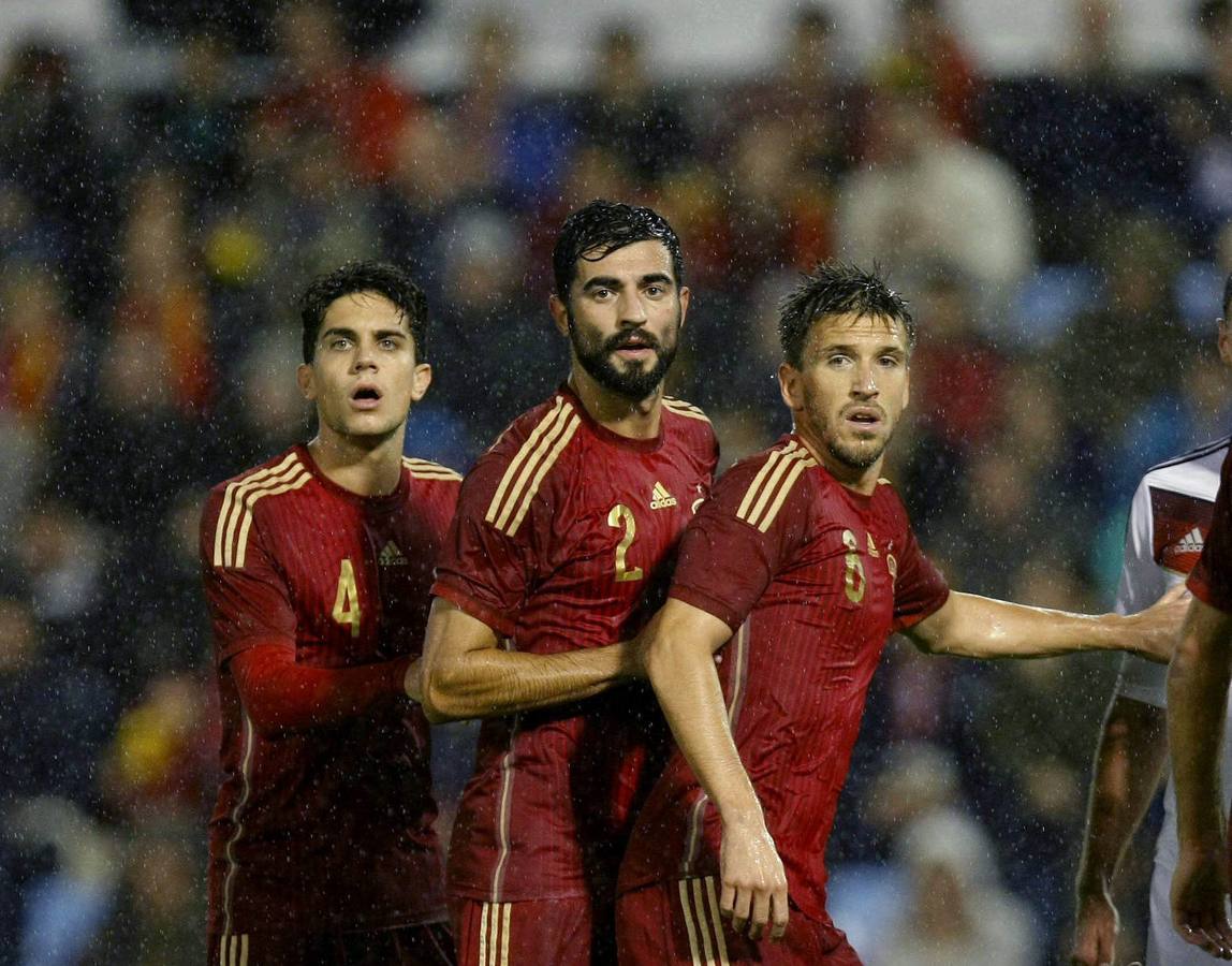 Martes, 17 de noviembre. La Selección española fue derrotada por Alemania por cero tantos a uno, en el partido amistoso que disputaron en el estadio de Balaídos, en Vigo. El gol lo marcó el jugador del Real Madrid Toni Kroos. Fotografía: EFE/Lavandeira jr