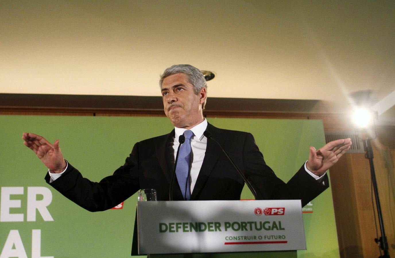 Sábado, 22 de noviembre: El ex primer ministro de Portugal, José Sócrates, ha regresado este domingo al Campus de la Justicia de Lisboa para ser interrogado por el juez Carlos Alexander en relación a los delitos de evasión fiscal, lavado de dinero y corrupción de los que ha sido acusado, según ha informado la agencia de noticias Lusa. Fotografía: Agencias