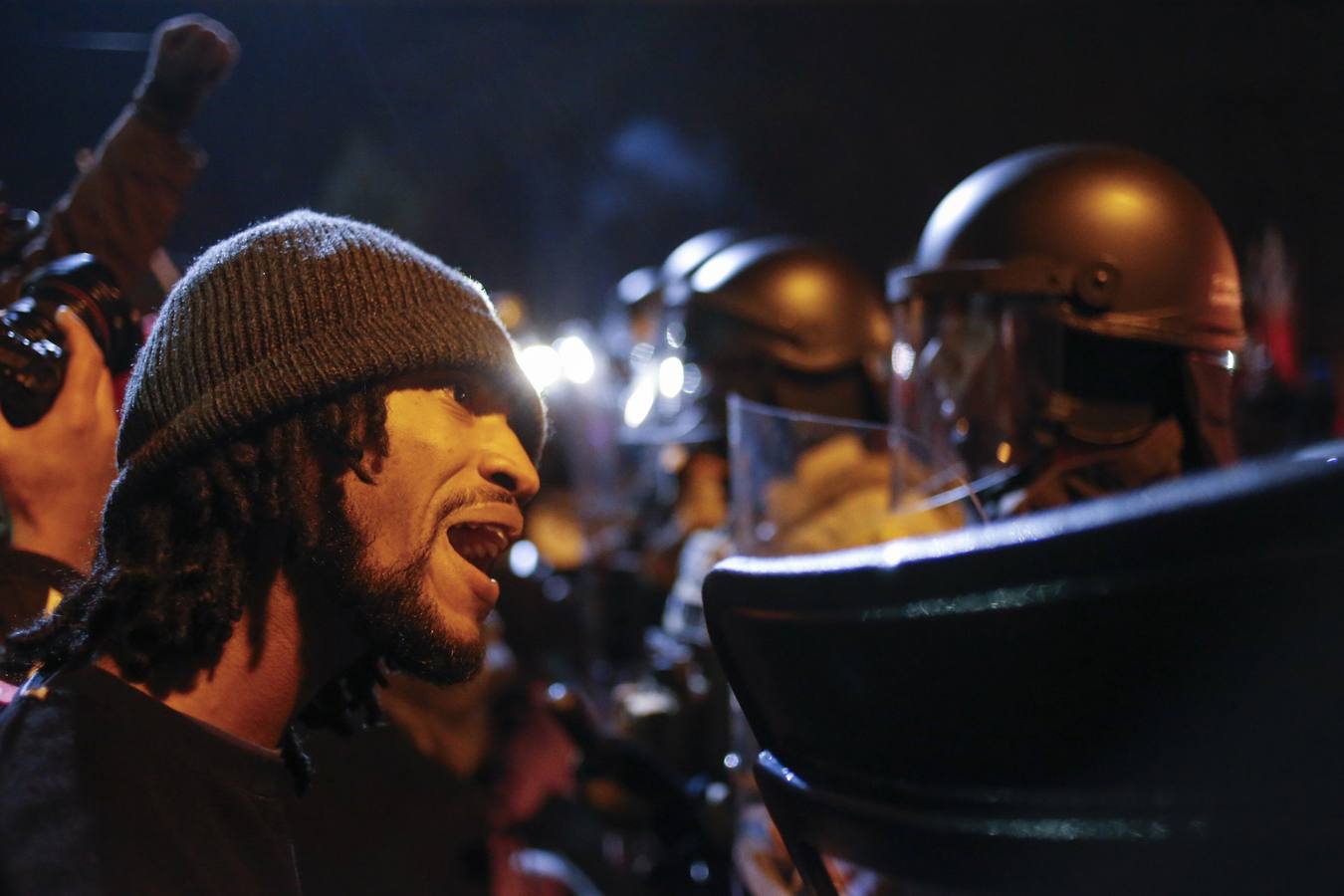 Nueva oleada de violencia en Ferguson