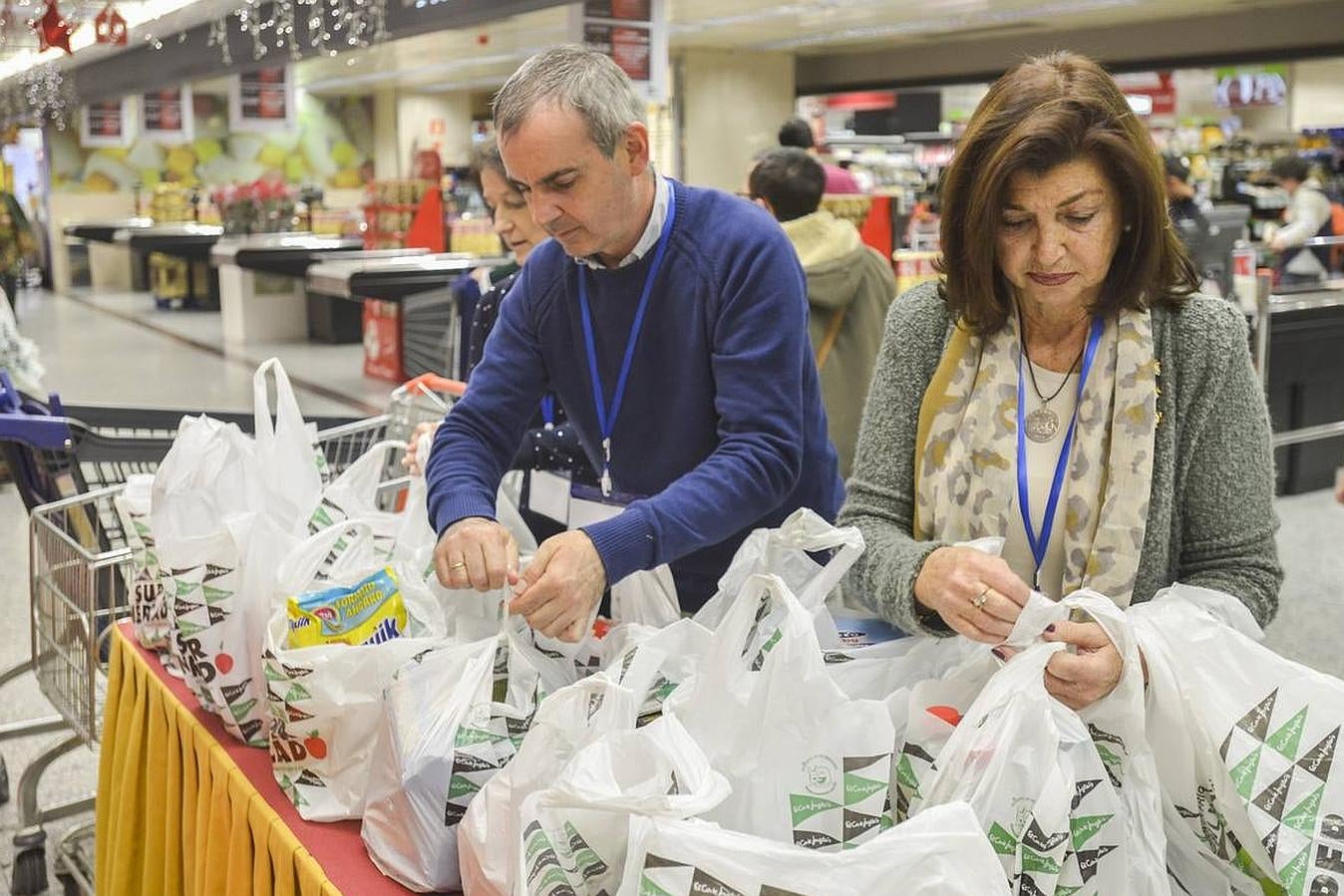 Voluntarios extremeños se vuelcan en la gran recogida de alimentos