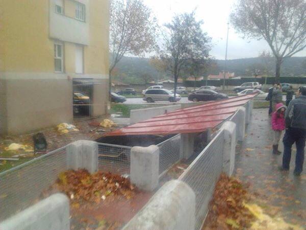 El fuerte viento provoca daños en Plasencia