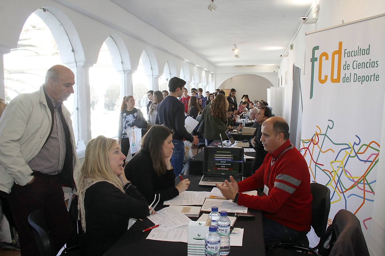 Feria de estudiantes en Cáceres