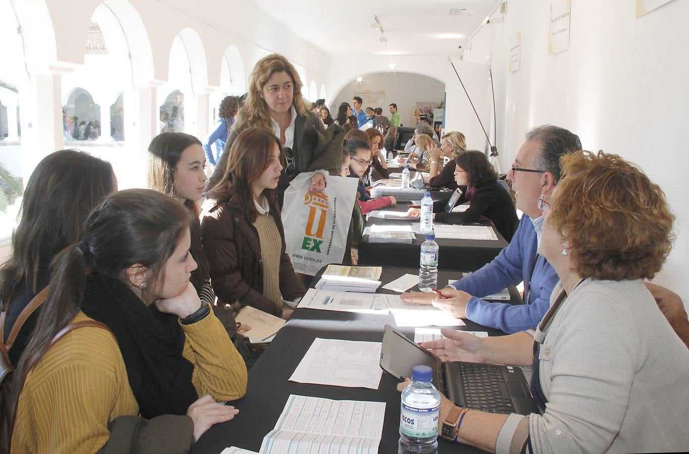 Feria de estudiantes en Cáceres