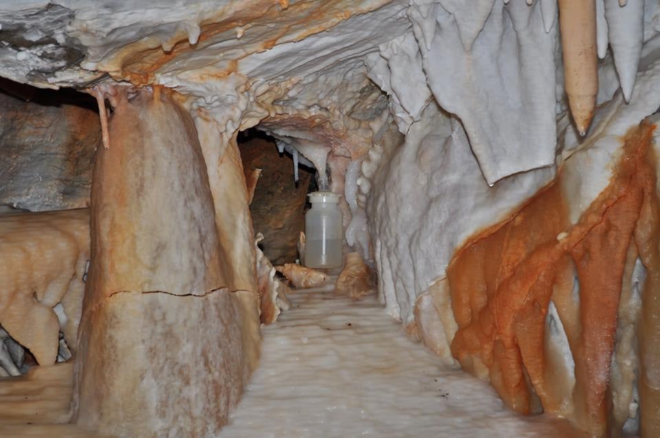 Formaciones en la cueva de Castañar