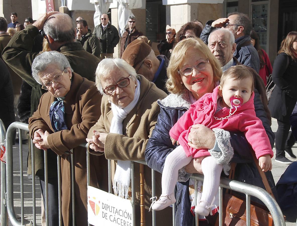 El Cefot celebra sus 50 años con un acto en la Plaza Mayor de Cáceres