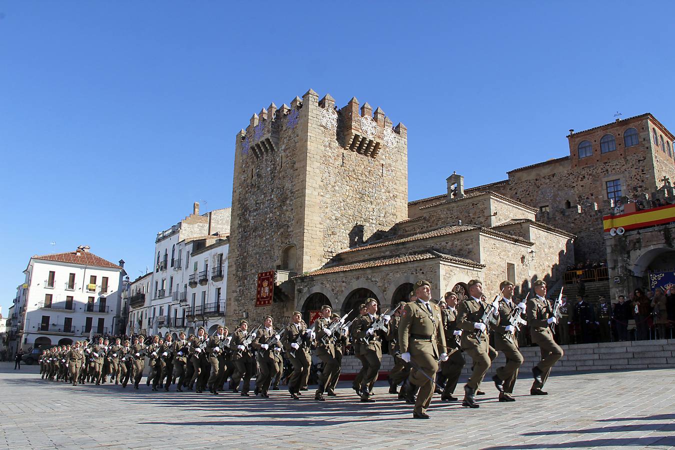 El Cefot celebra sus 50 años con un acto en la Plaza Mayor de Cáceres