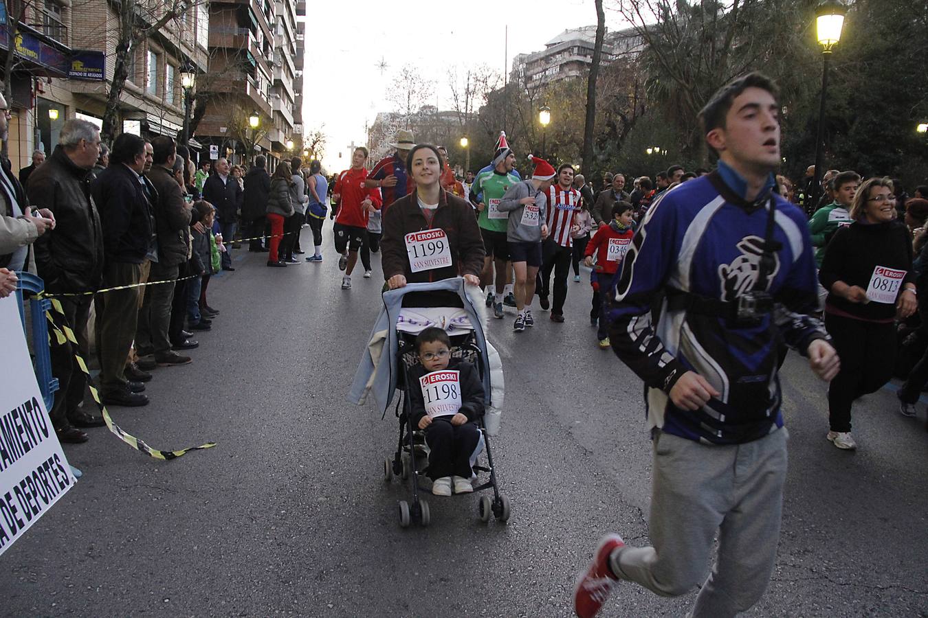 6.000 personas despiden el año corriendo en la San Silvestre cacereña