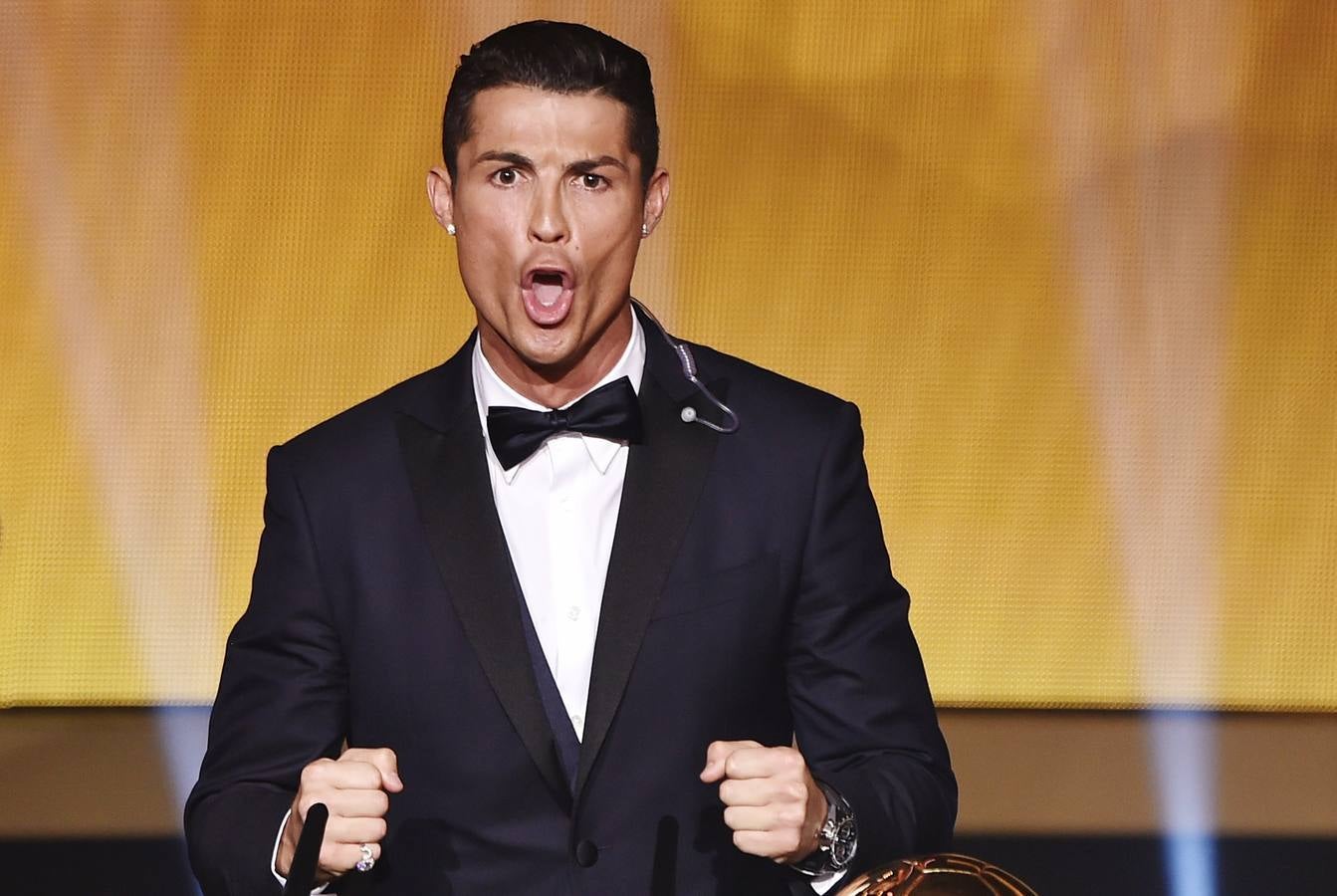 Lunes, 12 de enero. El delantero portugués del Real Madrid, Cristiano Ronaldo, logra su tercer Balón de Oro otorgado durante la gala de la FIFA celebrada en Zúrich, Suiza. Fotografías: Agencias